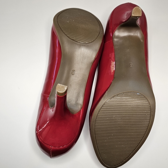 Kelly & Katie Dorotha Platform Pump, RED, Size 8 - Picture 4 of 9